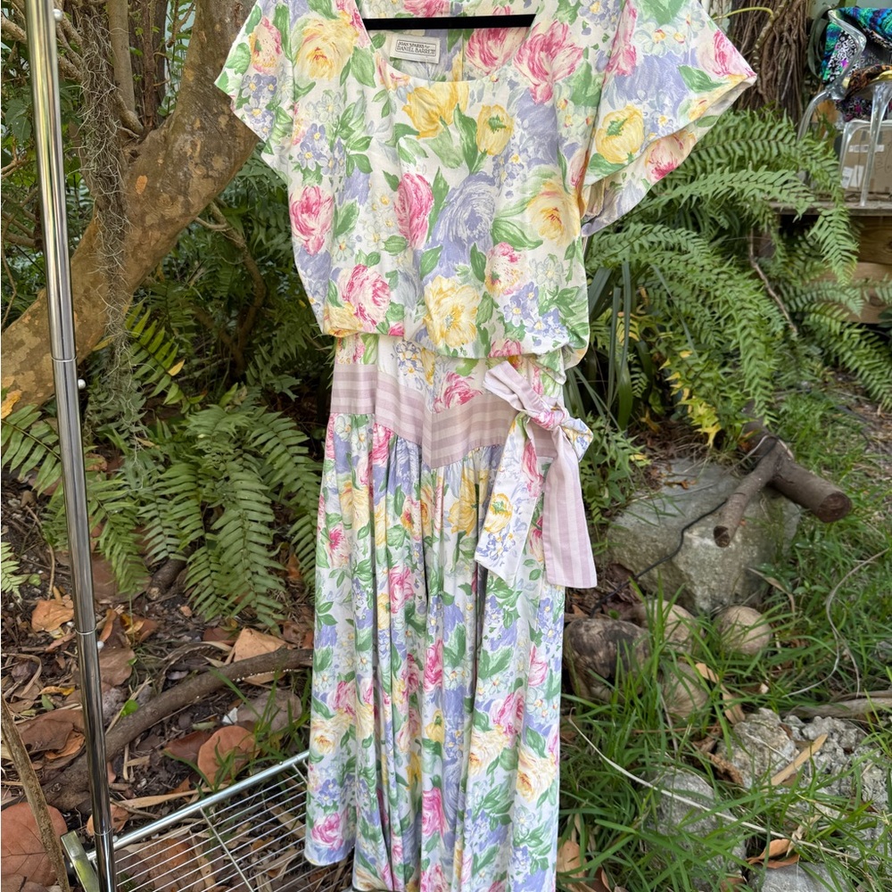 80’s Floral garden Dress derby